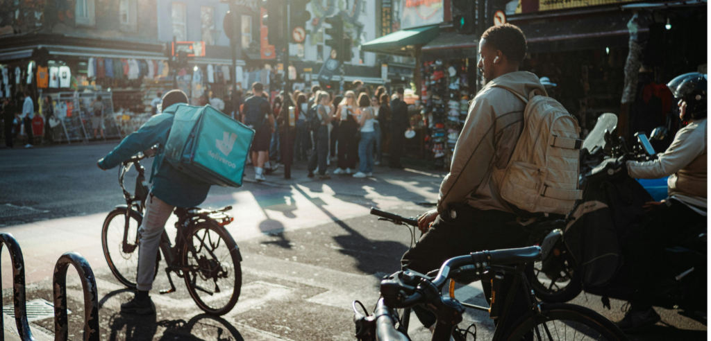 Wat zijn de 9 Deliveroo criteria voor de handhaving op (zzp) schijnzelfstandigheid